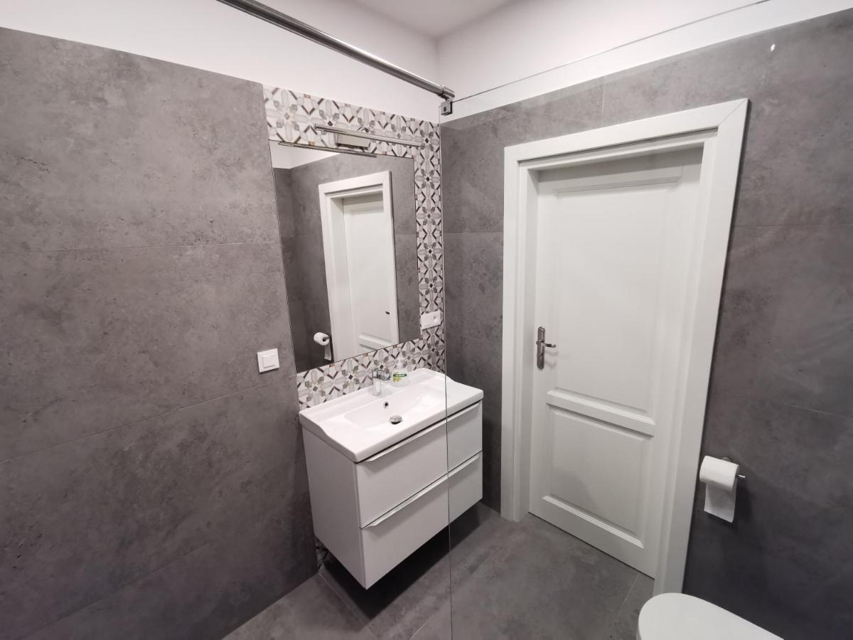 Nowe Apartamenty Zamkowa Vis A Vis Wawelu Krasków Eksteriør bilde